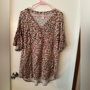 Super cute leopard shirt!